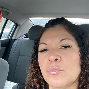 Meet your Posher, Dina